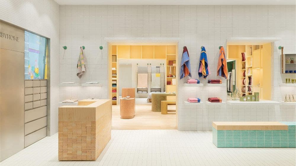 Louis Vuitton Opens New East Hampton Store – Footwear News